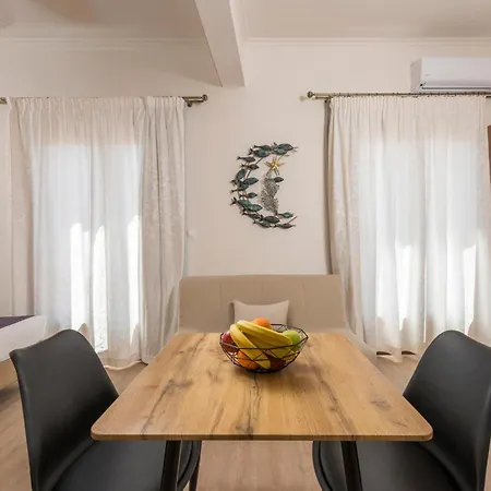 Апартаменти Porto Orion